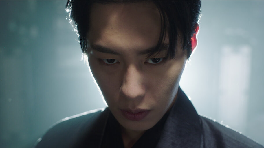 Lee Jae-wook em close de peça promocional de Alquimia das Almas