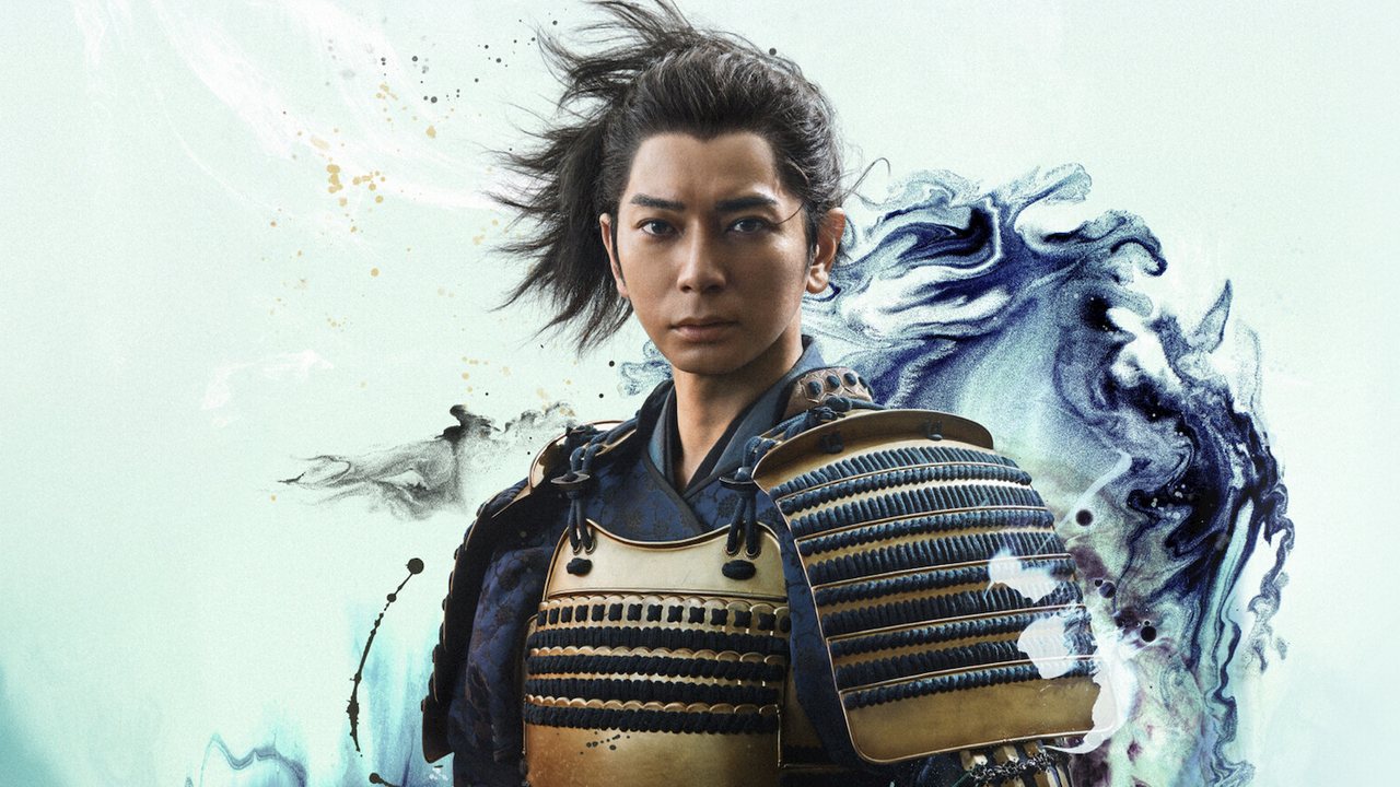 Jun Matsumoto de armadura de samurai, com pinceladas de tinta azul ao fundo, na imagem oficial de O Que Você Vai Fazer, Ieyasu?